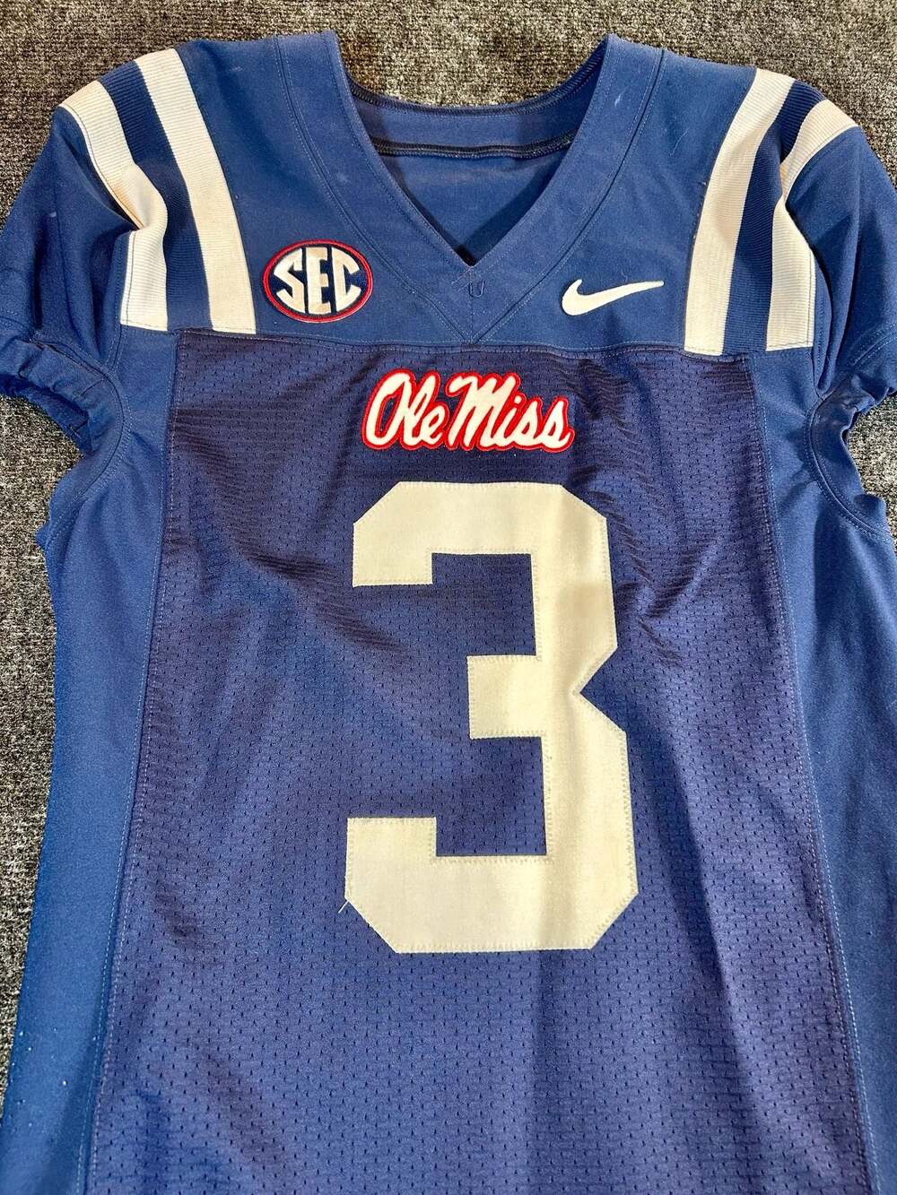 Game Used Authentic Nike Ole Miss Rebels #3 College Football Jersey Size 40 L